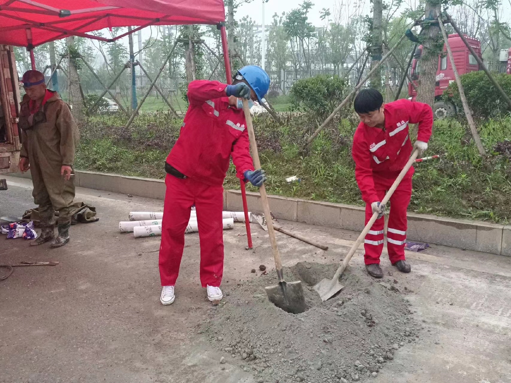 南华管道疏通哪家好】及时进行市政管道清淤